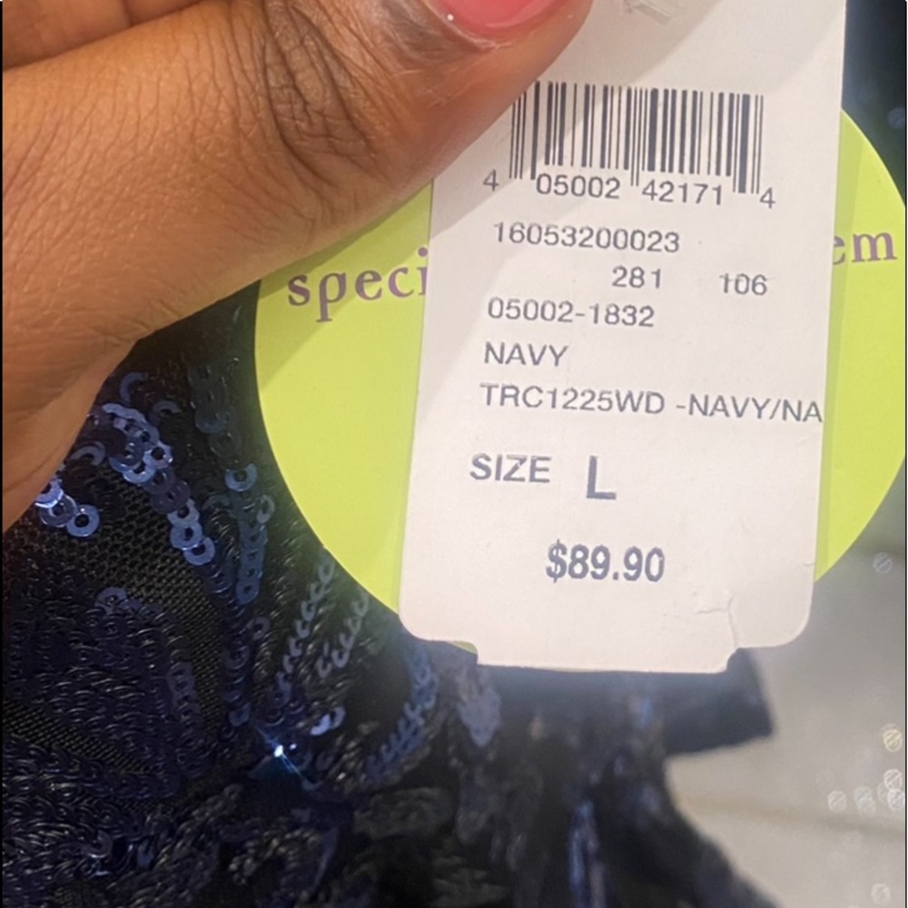 DRESS FOR SALE - Picture 3 of 5
